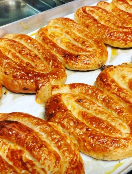 Peynirli Kol Böreği